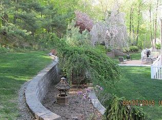 35 Stonefence Rd, Oakland, NJ 07436