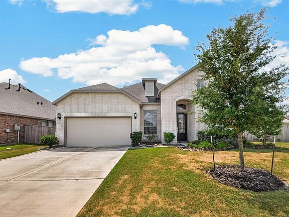 3rd image of 3631 Springview Dr