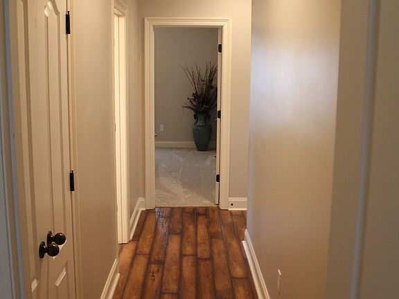 4th image of 215 Charleston Dr