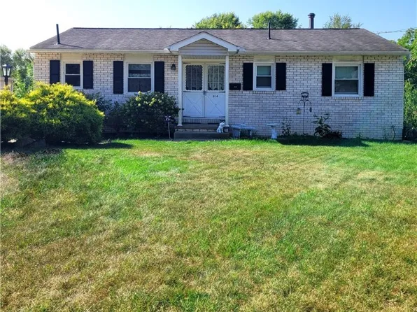 814 Oakwood St SE, North Canton, OH 44720