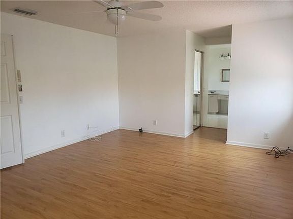 5th image of 1492 Sandpiper Cir