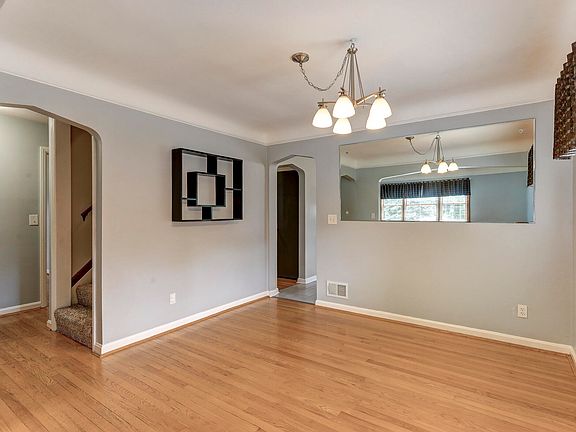 3rd image of 1592 Saint Anthony Cir