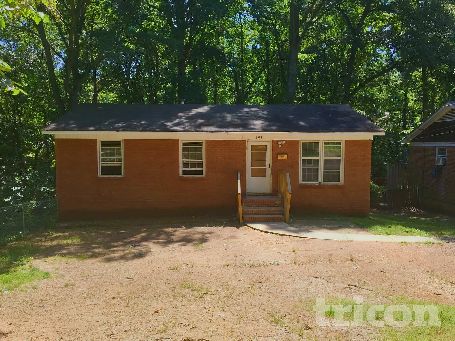 901 Crestmere Street Charlotte NC — Photo 1