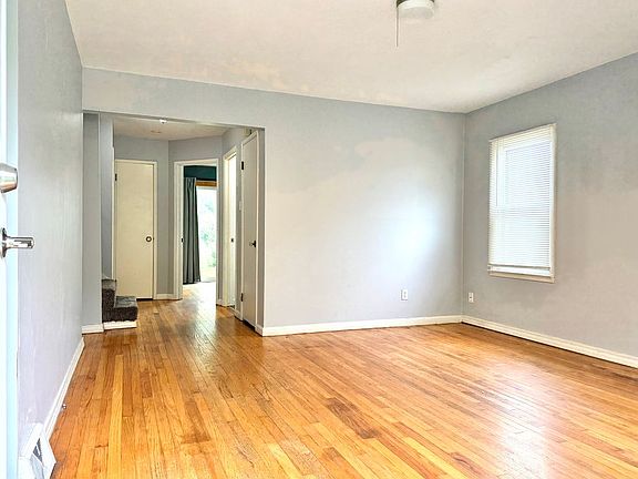 4th image of 2330 Rowland Ave