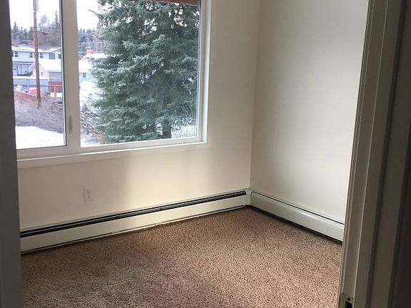 4th image of 4083 Iris Ln