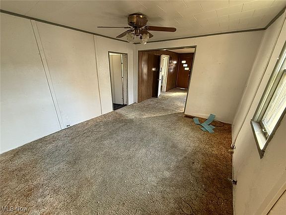 5th image of 503 E 9th St