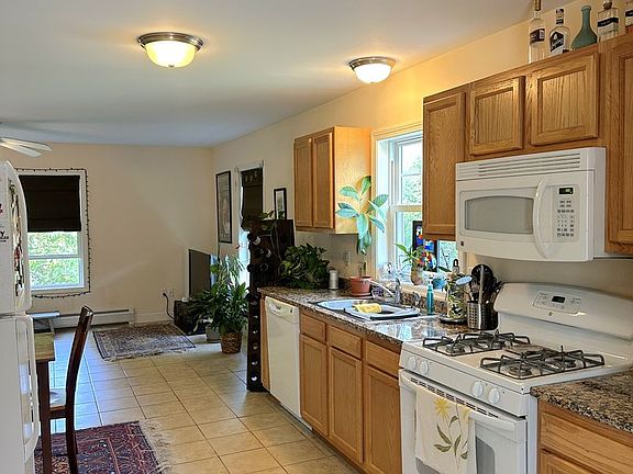 3rd image of 155 Plattsburg Ave APT 6B
