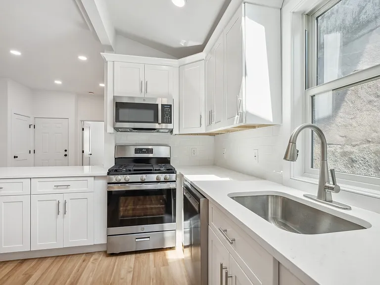 215 Harrison Ave #1 — Photo 7