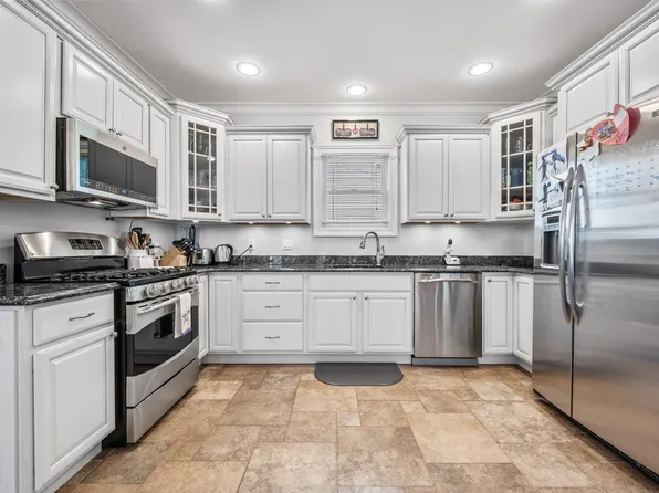 453 North Railroad Avenue image 6 of 27