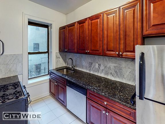 5th image of 666 Saint Nicholas Ave #1