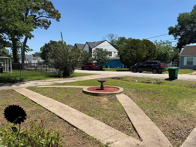 7120 Goforth St — Photo 12