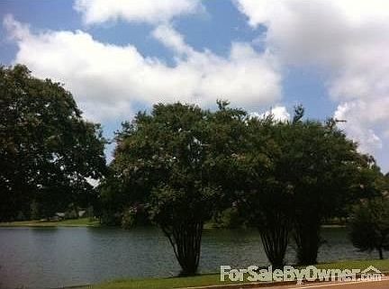2nd image of 6760 Lake Forest Dr
