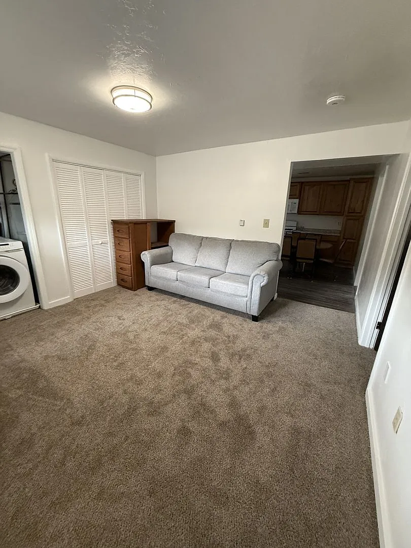 Affordable Beautiful Student Housing for Snow College students 5 rooms, 2 shared bathrooms, share... — Photo 4