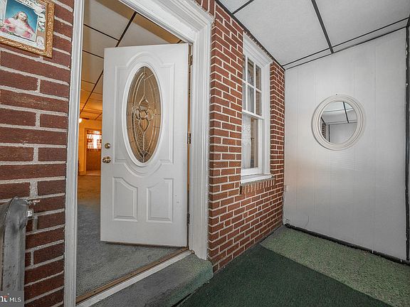 5th image of 1417 S Newkirk St