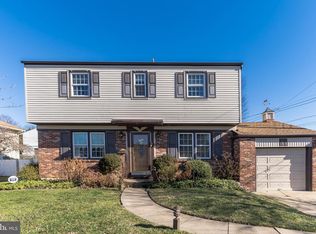 873 Pine Hill Ave, Philadelphia, PA 19115