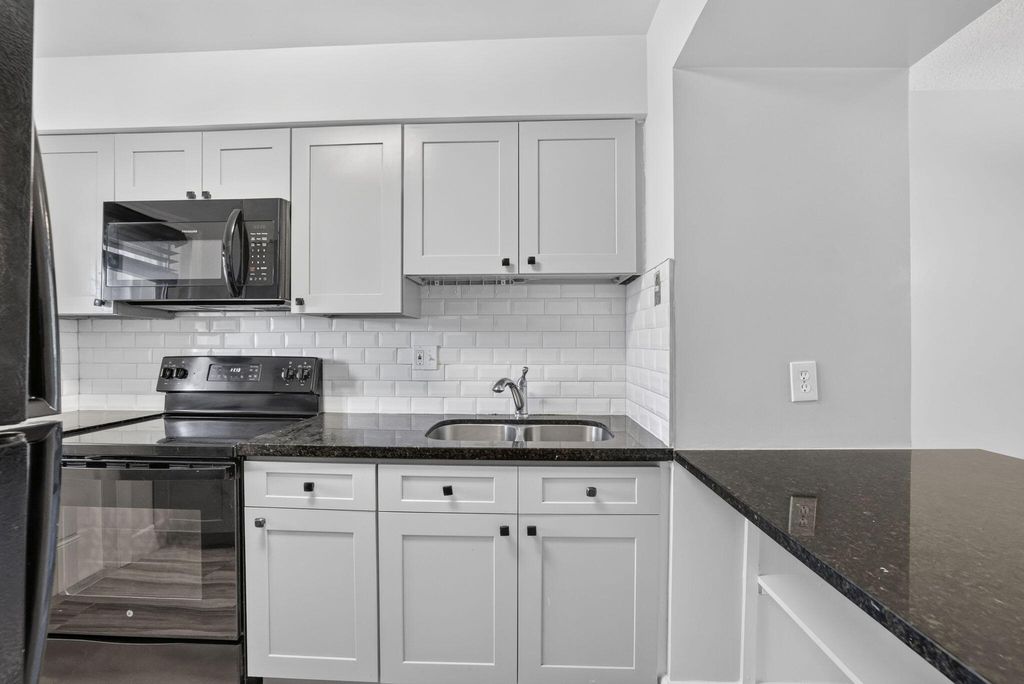 801 Pine Drive #12, photo 3