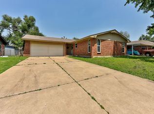 125 SW 14th St, Moore, OK 73160