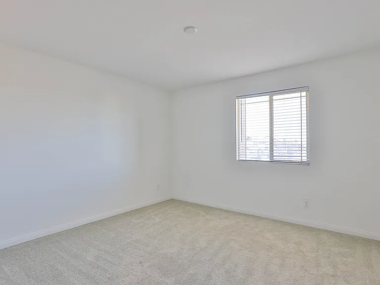 4551 Highland Ave — Photo 30