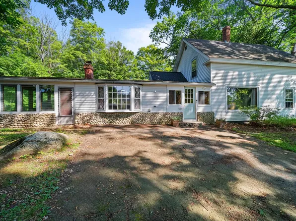 50 Long Hill Road, Raymond, NH 03077