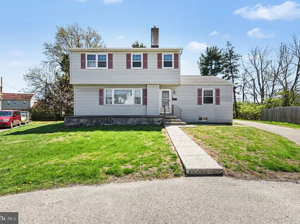 1701 Harmon Rd, Conshohocken, PA 19428