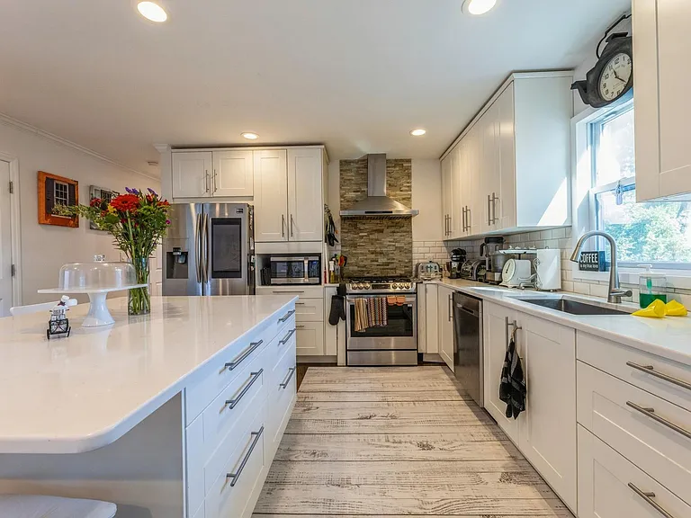 326 Brookside Ave — Photo 11