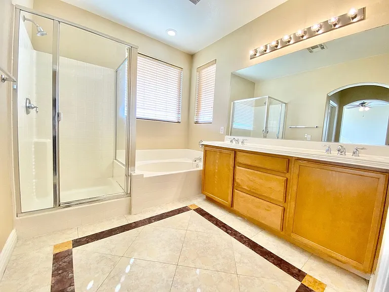 8836 Palm Creek Ct — Photo 34