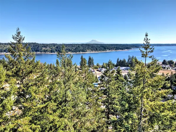210 E Allynview Drive, Allyn, WA 98524