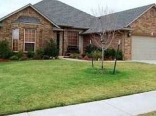 2608 SE 11th St, Moore, OK 73160