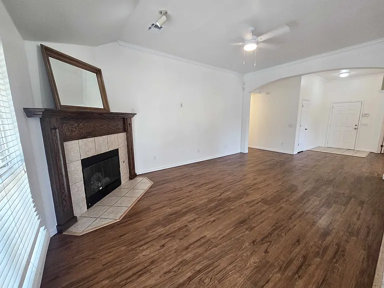 16001 Korie Dr — Photo 6