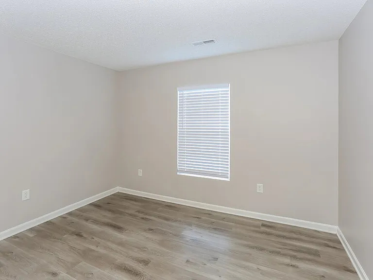 13515 Glasgow Green Ln — Photo 12