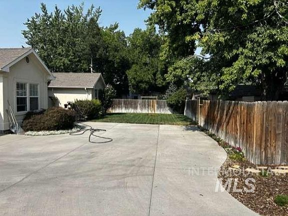 4th image of 7023 W Everett St