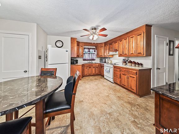5th image of 416 Tudor Street