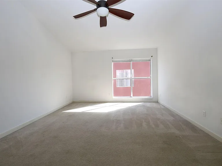2819 Crawford St — Photo 12