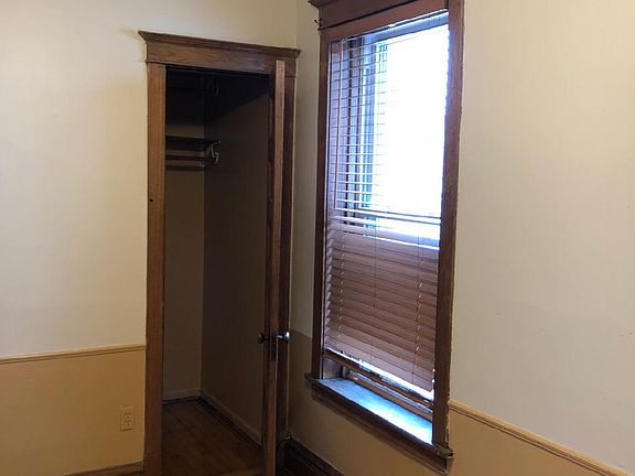 3rd image of 3338 W Sunnyside Ave