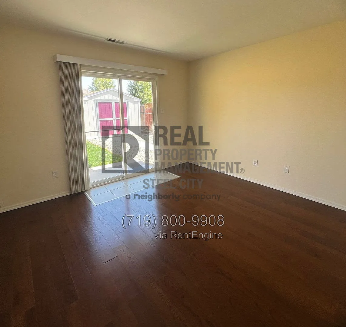 2 bed, 1.0 bath, 856 sqft, $1,600 — Photo 4
