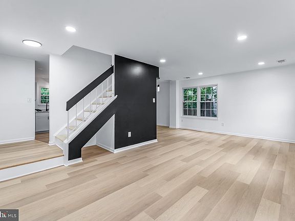 4th image of 6925 Storch Cir