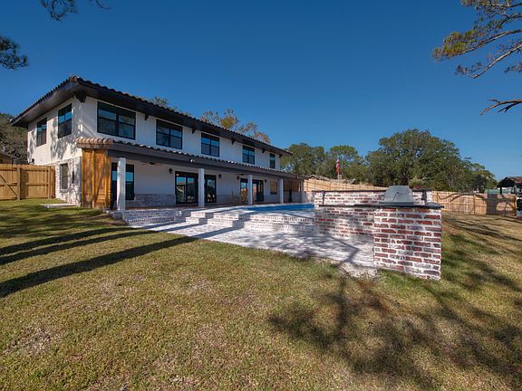 4th image of 601 Cinco Terrace Ln