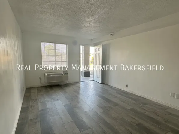 2700 White Ln #151, Bakersfield, CA 93304