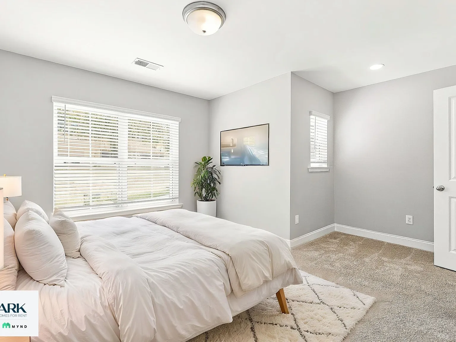 3 bed, 2.5 bath, 1594 sqft, $1,874 — Photo 4