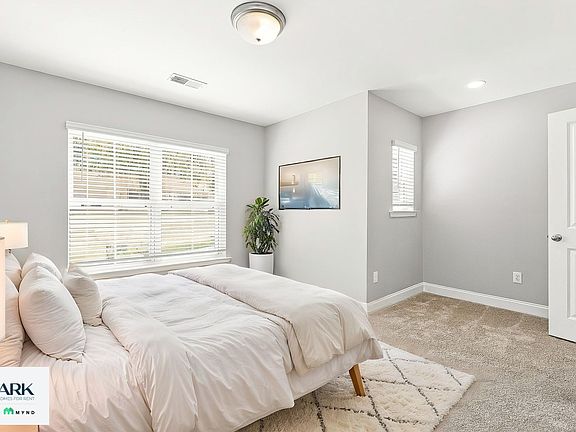 4th image of 135 Renwood Rd