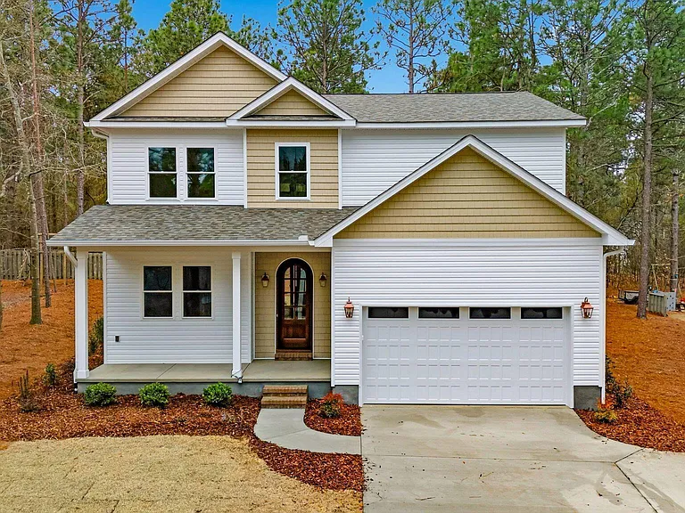 139 Lancashire Ln — Photo 2