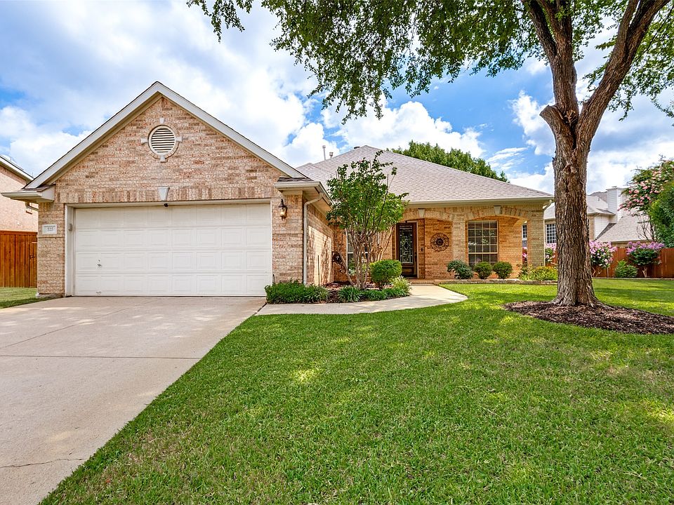 1st image of 525 Lauren Ct