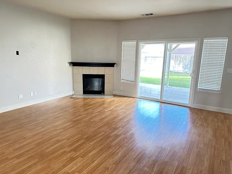 3517 Sharon Ave — Photo 12