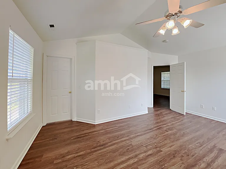 1513 Cardinal Ln — Photo 13