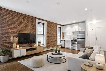 280 Manhattan Avenue #2D image 1 of 4