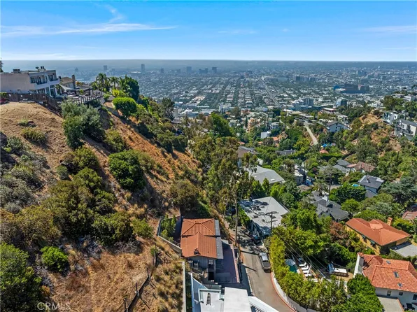 8655 Hillside Ave, Los Angeles, CA 90069