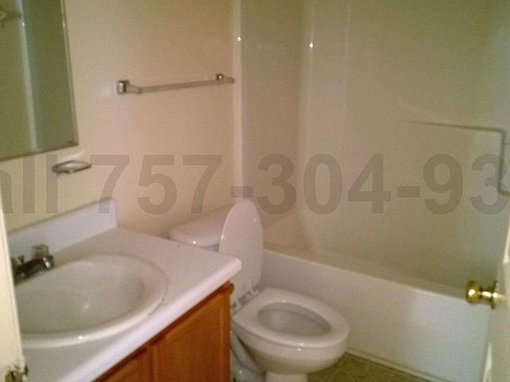2nd image of 1631 Dorchester St