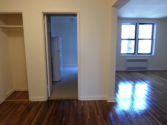 4th image of 87-10 37th Ave #503