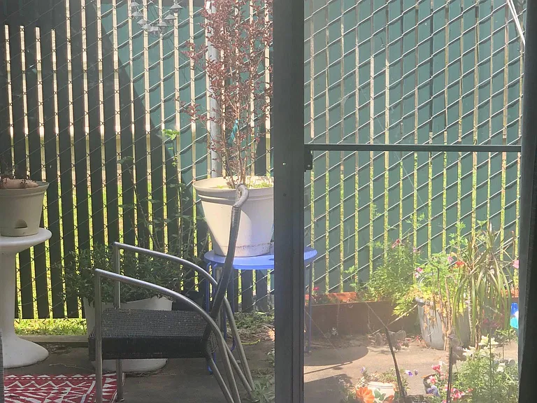 872 Arlington Ave #13 — Photo 9