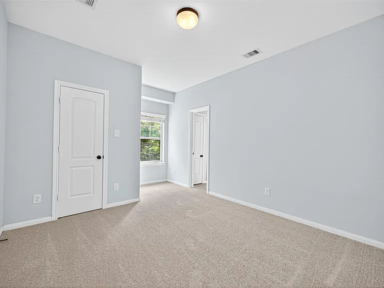 137 Cheswood Manor Dr — Photo 22